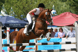 DOWN UNDER v. Destino R x Eldorrado - erfolgreichstes 5-jähriges MV-Springpony. Foto: Wego